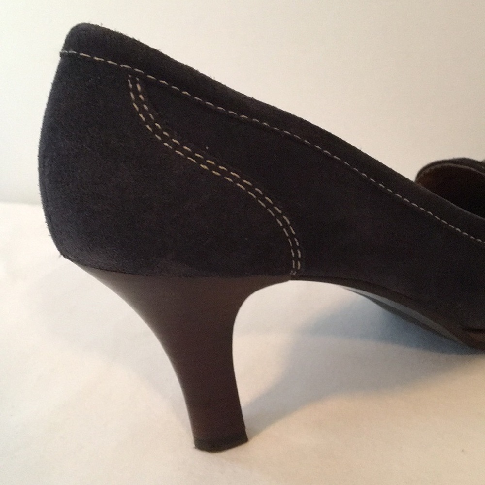 EUC Talbots Blue Suede Heels. Sz9.5 - Picture 6 of 7
